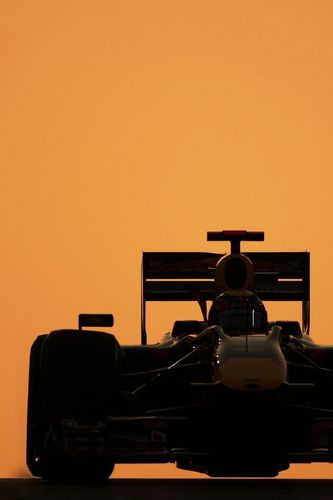 formula-1-car-at-sunset